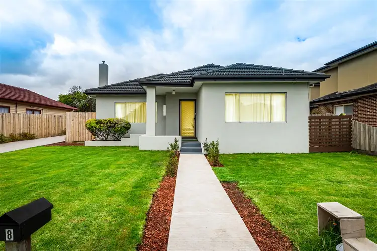 8 Roberts Avenue, Mulgrave VIC 3170