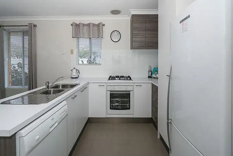 Seventh view of Homely house listing, 21 Essence Bend, Atwell WA 6164