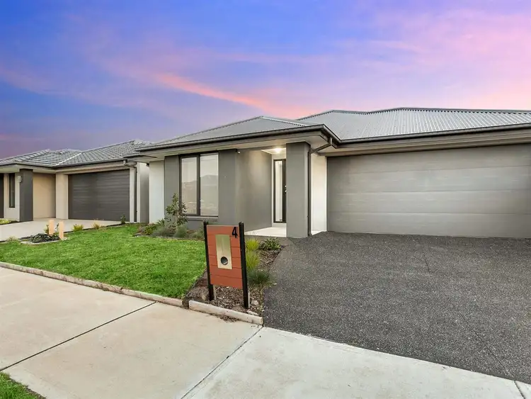 4 Dandy Drive, Cranbourne South VIC 3977