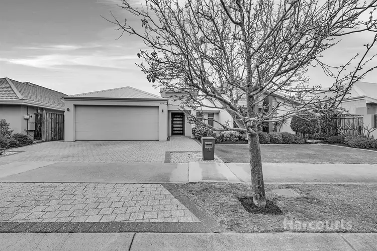 16 Bridgewater Boulevard, Erskine WA 6210