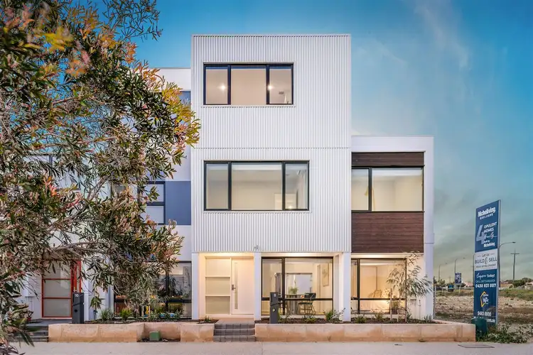 8 Moonlight Street, North Coogee WA 6163