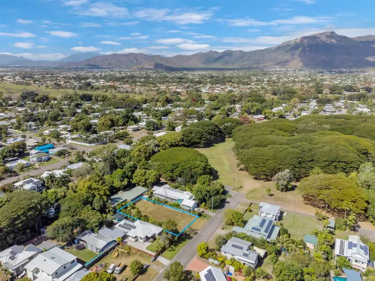 8 McIntyre Street, Mundingburra QLD 4812