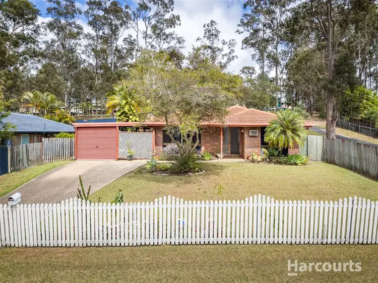 27 Eucumbene Drive, Petrie QLD 4502