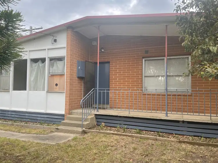 4 Tallowwood Street