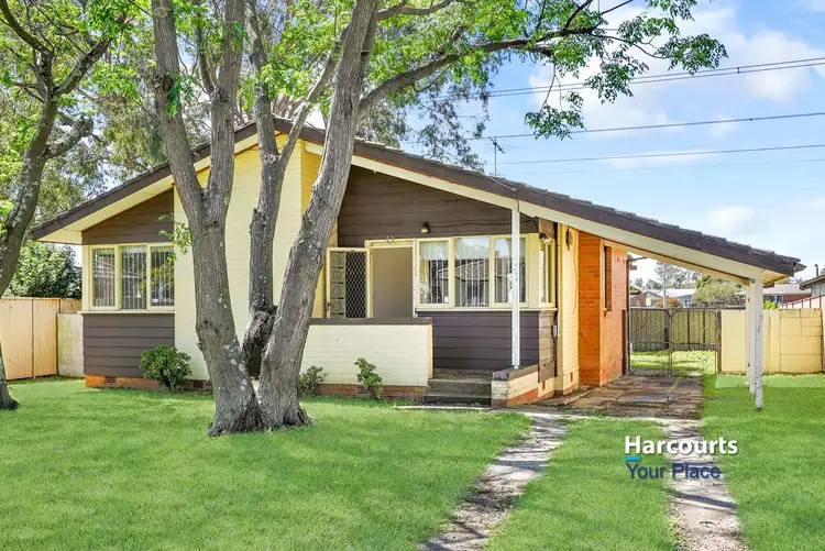 39 Manila Road, Lethbridge Park NSW 2770