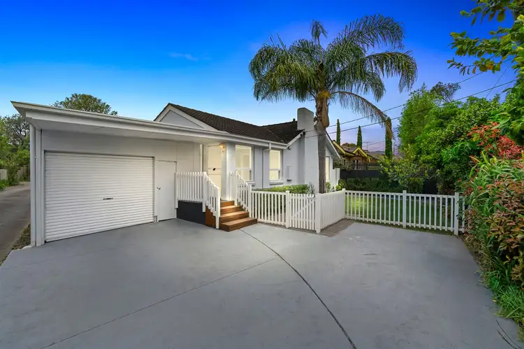 1/37 McComas Grove, Burwood VIC 3125