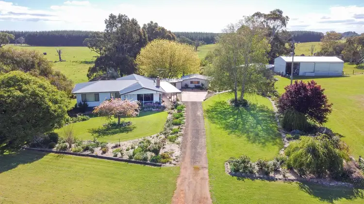 15 McInnes Road, Dartmoor VIC 3304