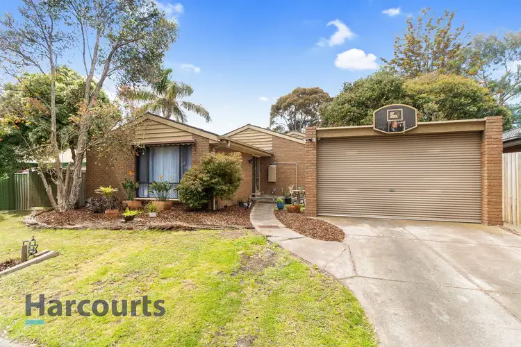 15 Moorhen Crescent