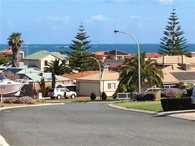 Fifth view of Homely house listing, 14 Carnarvon Rise, Ocean Reef WA