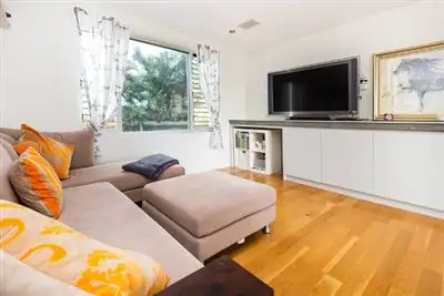 Fourth view of Homely unit listing, 2/20 Tamborine Street, Mermaid Beach QLD