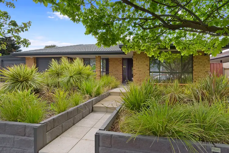 16 Williams Avenue, Hackham West SA 5163
