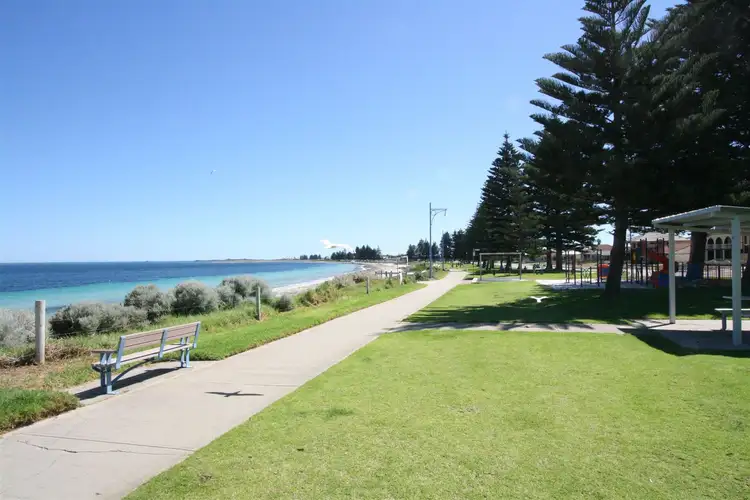 Fifth view of Homely semi-detached listing, 3B Andros Place, Safety Bay WA 6169