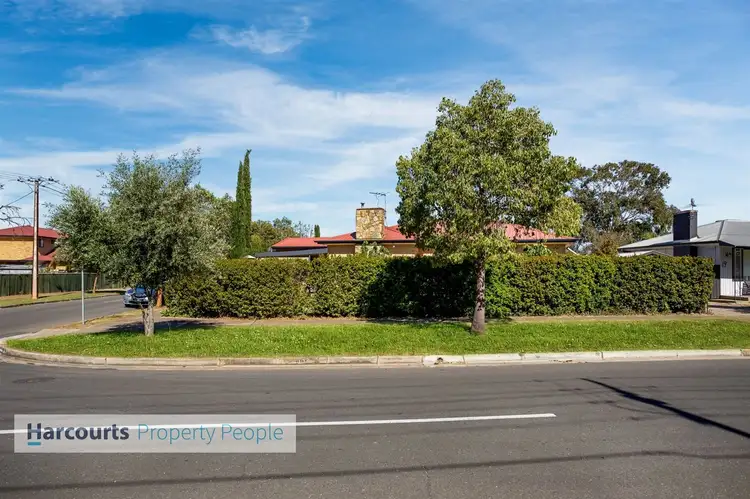 17 Somerset Avenue, Clearview SA 5085