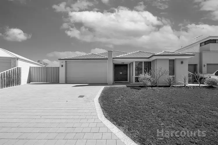 54 Santalum Circus, Halls Head WA 6210