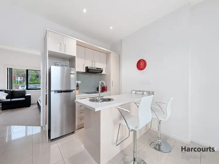 395 Elizabeth Street