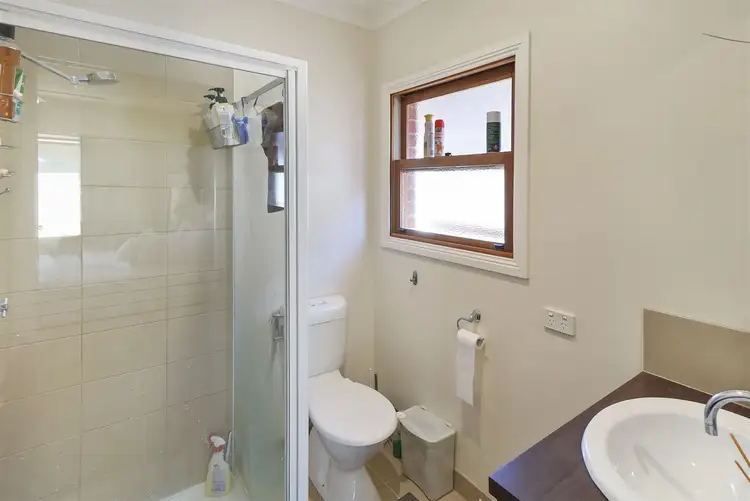 Sixth view of Homely house listing, 8 Oliver Court, Horsham VIC 3400