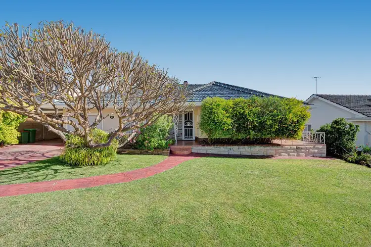 46 Davy Street, Alfred Cove WA 6154