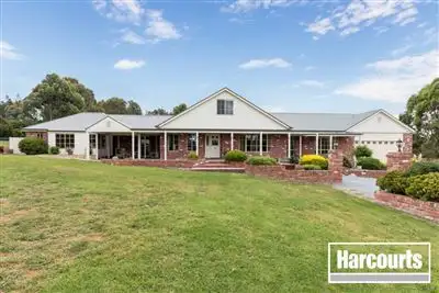 6 Walter Way, Cranbourne South VIC 3977