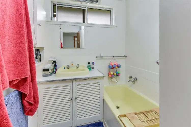 Fifth view of Homely house listing, 1 Puls Place, Horsham VIC 3400