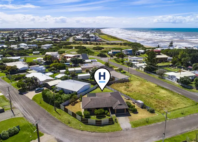 11 Elizabeth Crescent, Middleton SA 5213