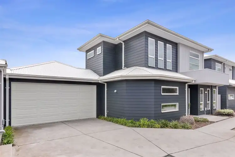 2/4 Station Crescent, Baxter VIC 3911
