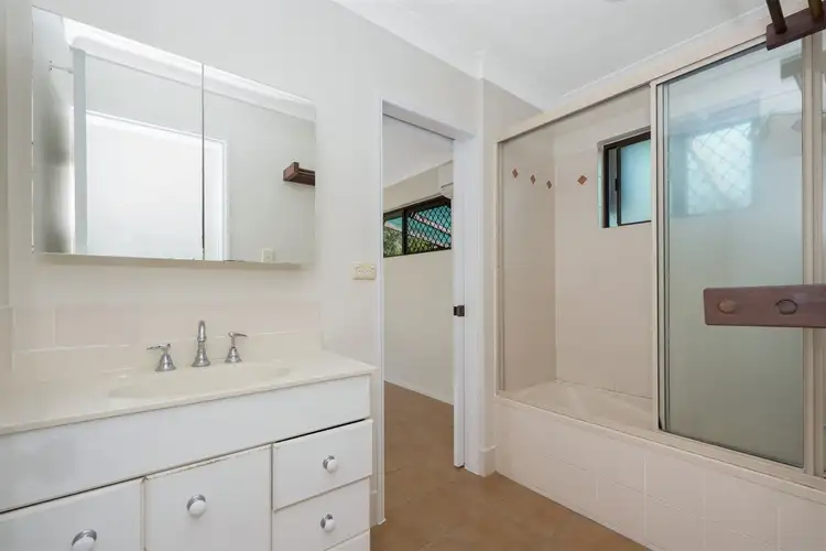 Seventh view of Homely house listing, 2 Hathaway Court, Kelso QLD 4815