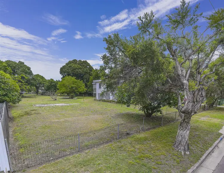 18 Clarendon Street, Hyde Park QLD 4812