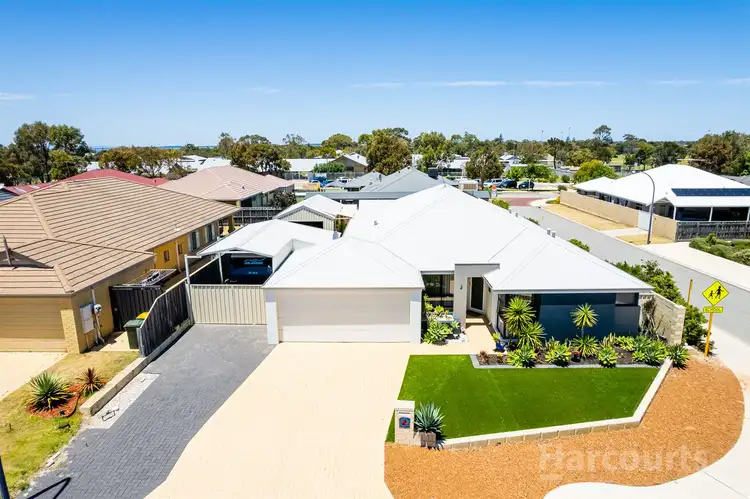 2 Senecio Way, Halls Head WA 6210