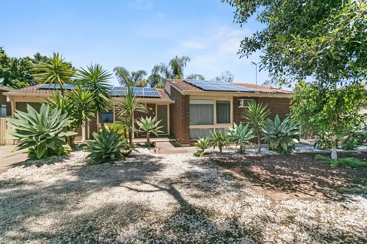 18 Hagen Crescent, Hackham West SA 5163