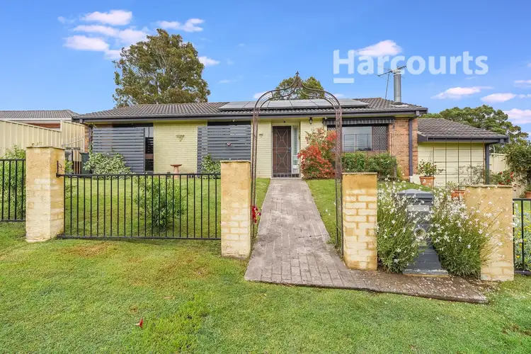 1/2 Falstaff Place, Rosemeadow NSW 2560