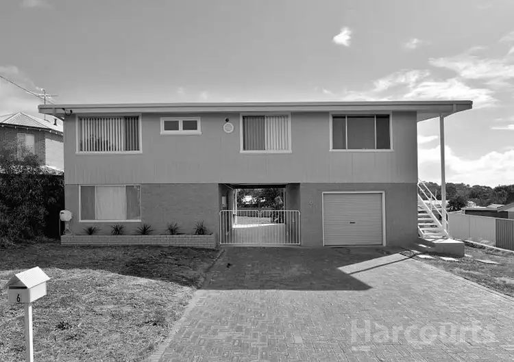 6 Lindley Road, Halls Head WA 6210