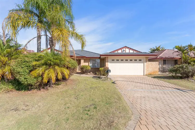 8 Tarragon Place, Thornlie WA 6108