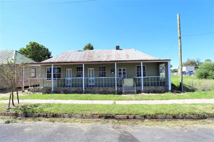 63 Bombala Street