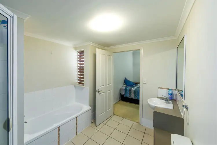 Sixth view of Homely unit listing, 4/12-14 Martinez Avenue, West End QLD 4810