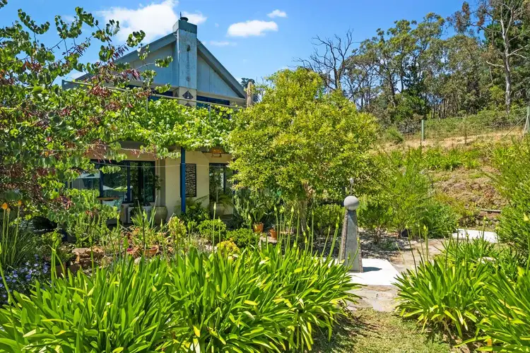 16 Learmonth Court