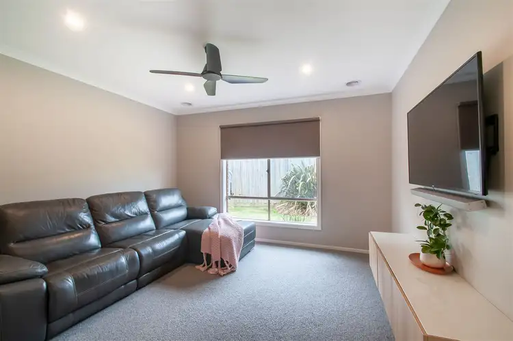 Sixth view of Homely house listing, 74 Myrtle Crescent, Warragul VIC 3820
