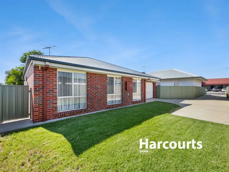 Main view of Homely townhouse listing, 2/50 Vincent Road, Wangaratta VIC 3677