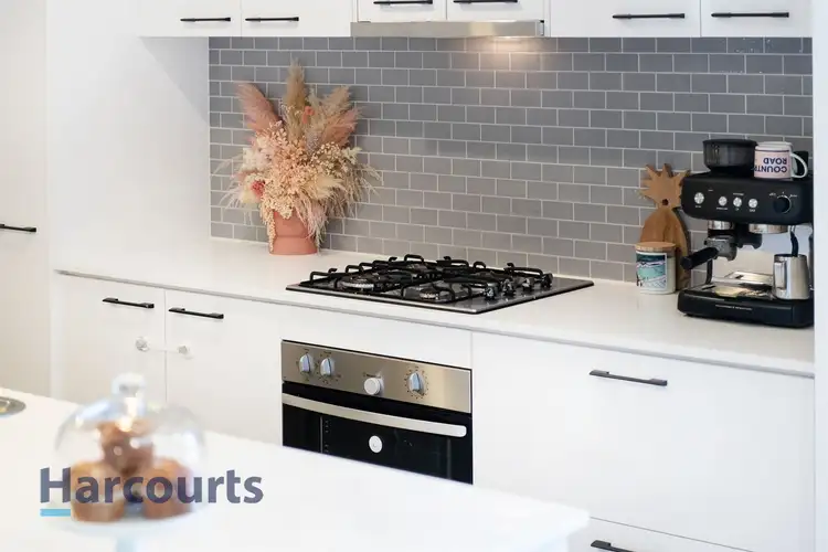 Sixth view of Homely house listing, 33 Sandstone Circuit, Carrum Downs VIC 3201