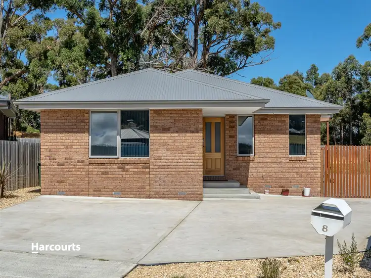 8 Bramley Close