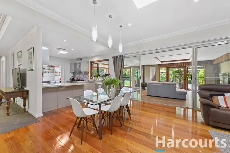 6 Robin Hood Way, Drouin VIC 3818