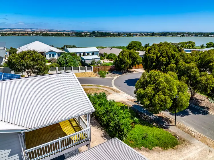 Fifth view of Homely house listing, 2 Hopkinson Court, Hindmarsh Island SA 5214