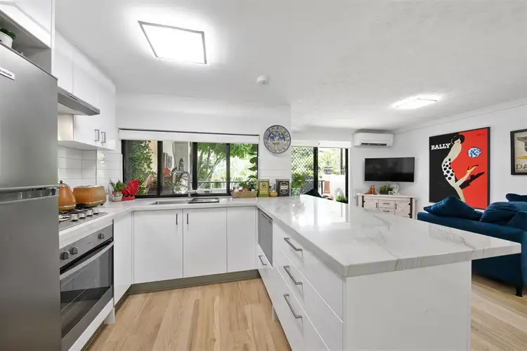 Third view of Homely apartment listing, 5/41 Rossiter Parade, Hamilton QLD 4007