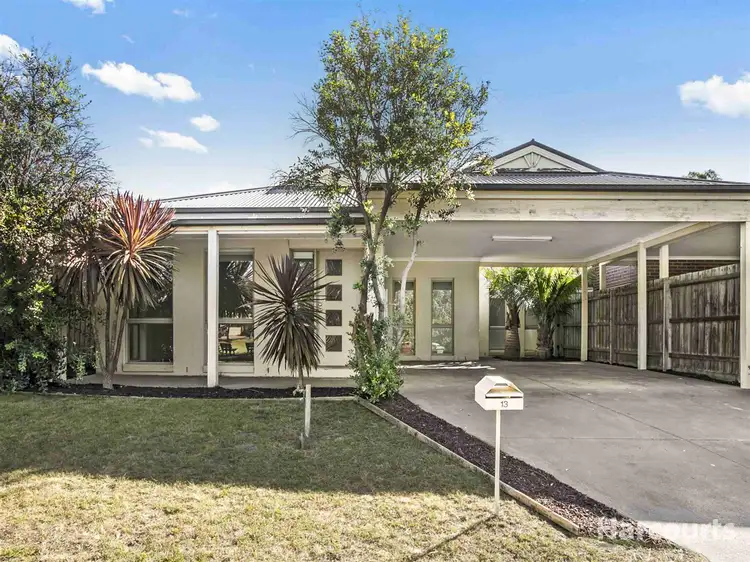 13 Gracehill Mews, Cranbourne VIC 3977