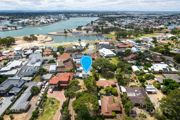 21 Peter Street, Halls Head WA 6210