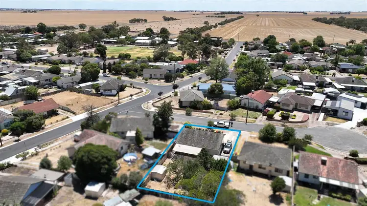 Second view of Homely house listing, 2 Knight Place, Horsham VIC 3400