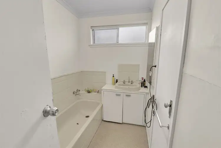 Fifth view of Homely house listing, 14 Puls Place, Horsham VIC 3400
