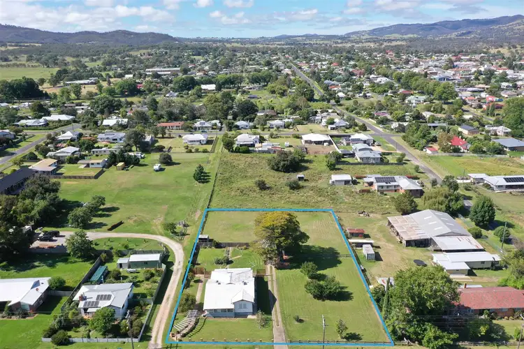 137 Petrie Street, Tenterfield NSW 2372