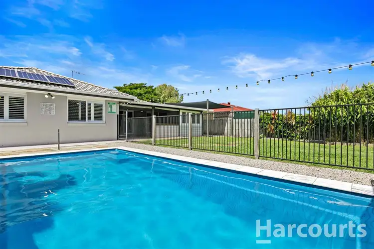 22 Vicki Parade, Torquay QLD 4655