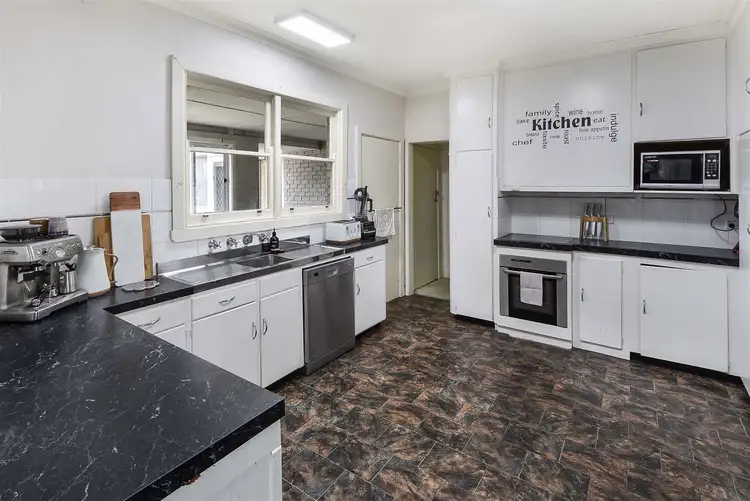 Fifth view of Homely house listing, 32 Dooen Road, Horsham VIC 3400
