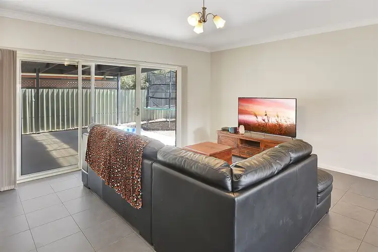 Fourth view of Homely house listing, 1/5 Karingal Crescent, Horsham VIC 3400